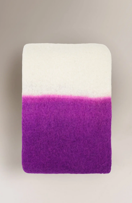 Moismont Throw Blanket