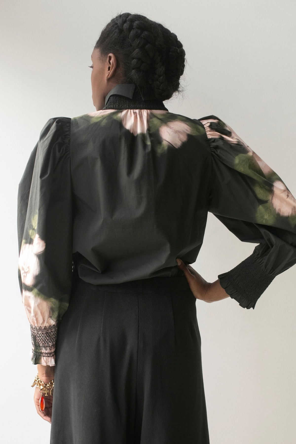Hope for Flowers Smocked Shirt Dark Flowers