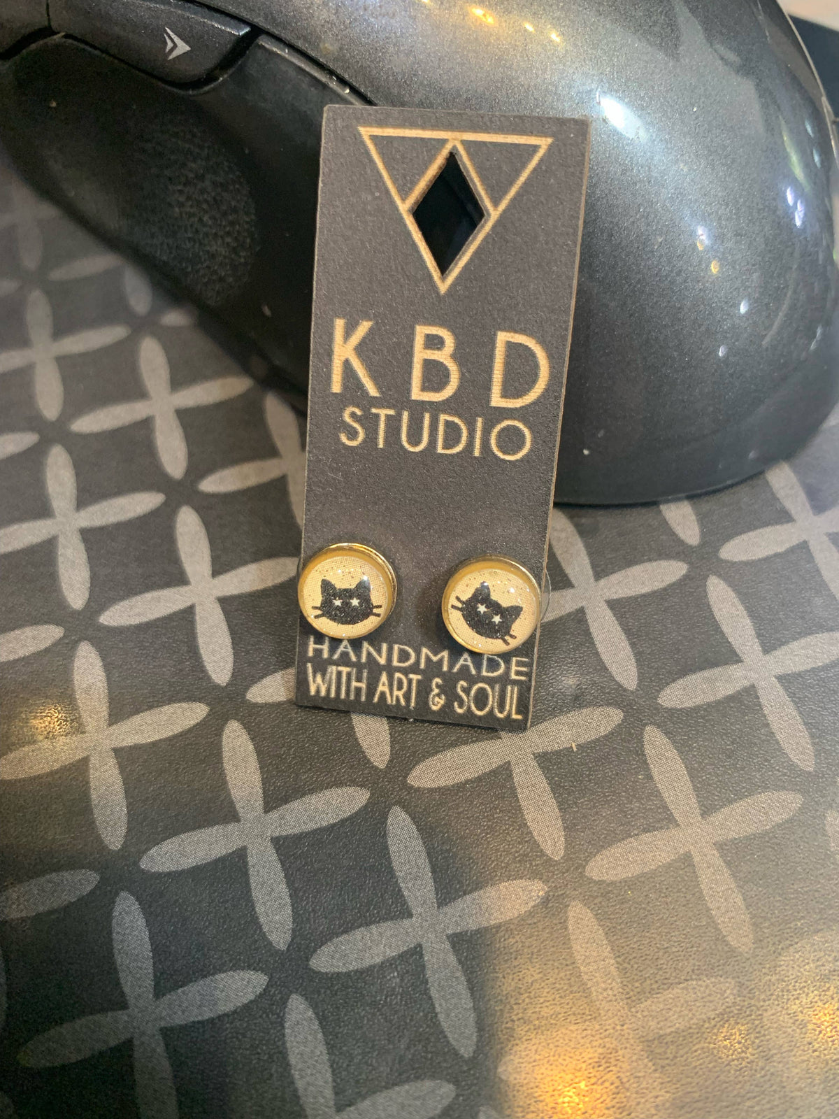 Small Picture Studs (Cat)