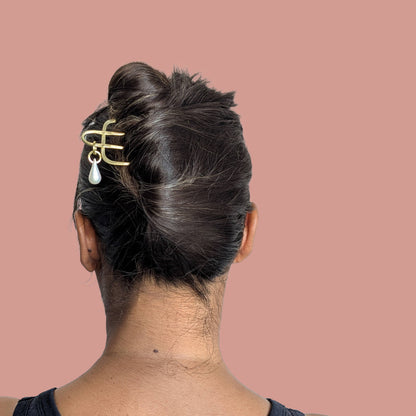 Brass Comb with Pearl Drop