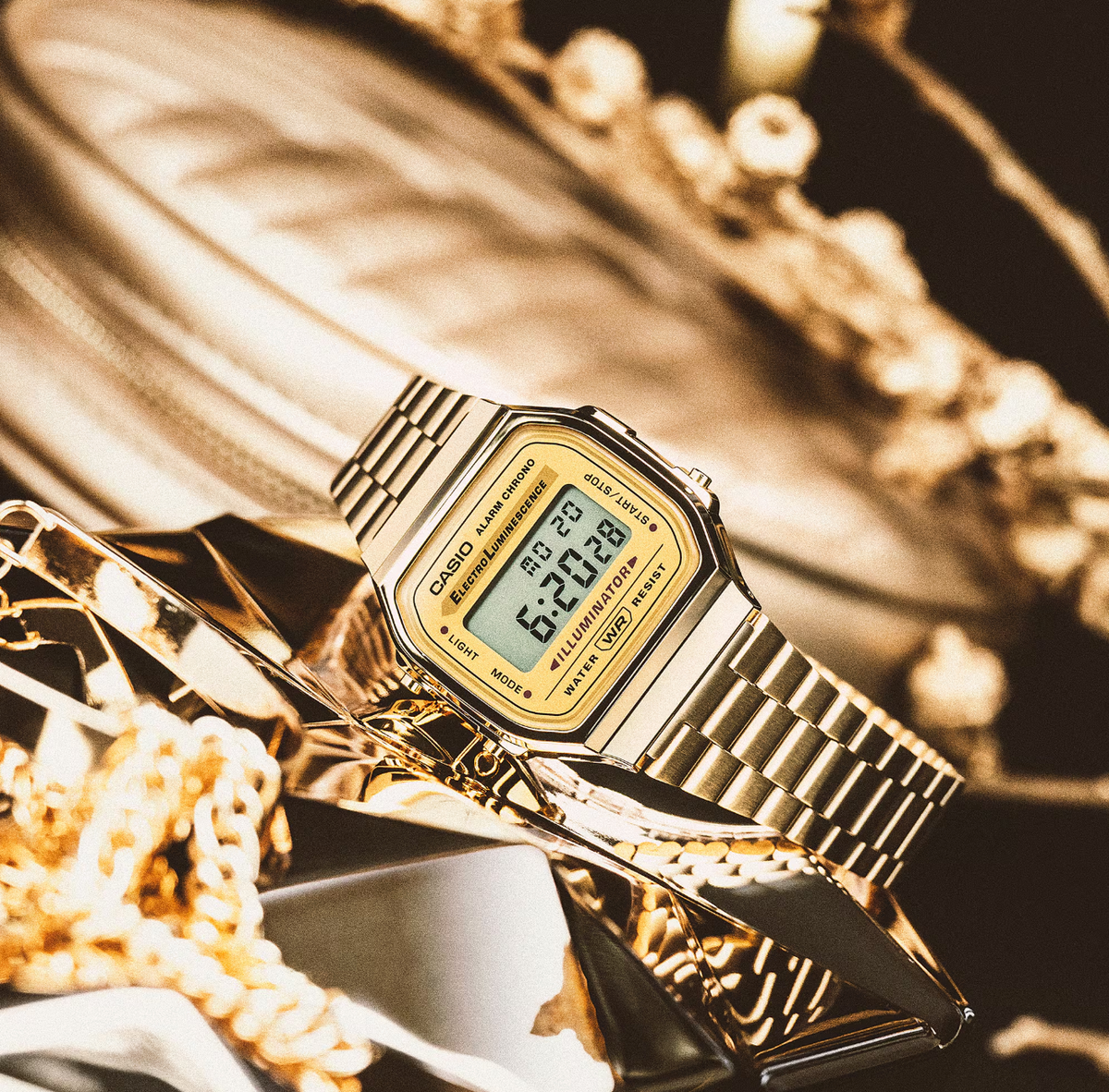 Gold Digital Metal Band Casio Vintage
