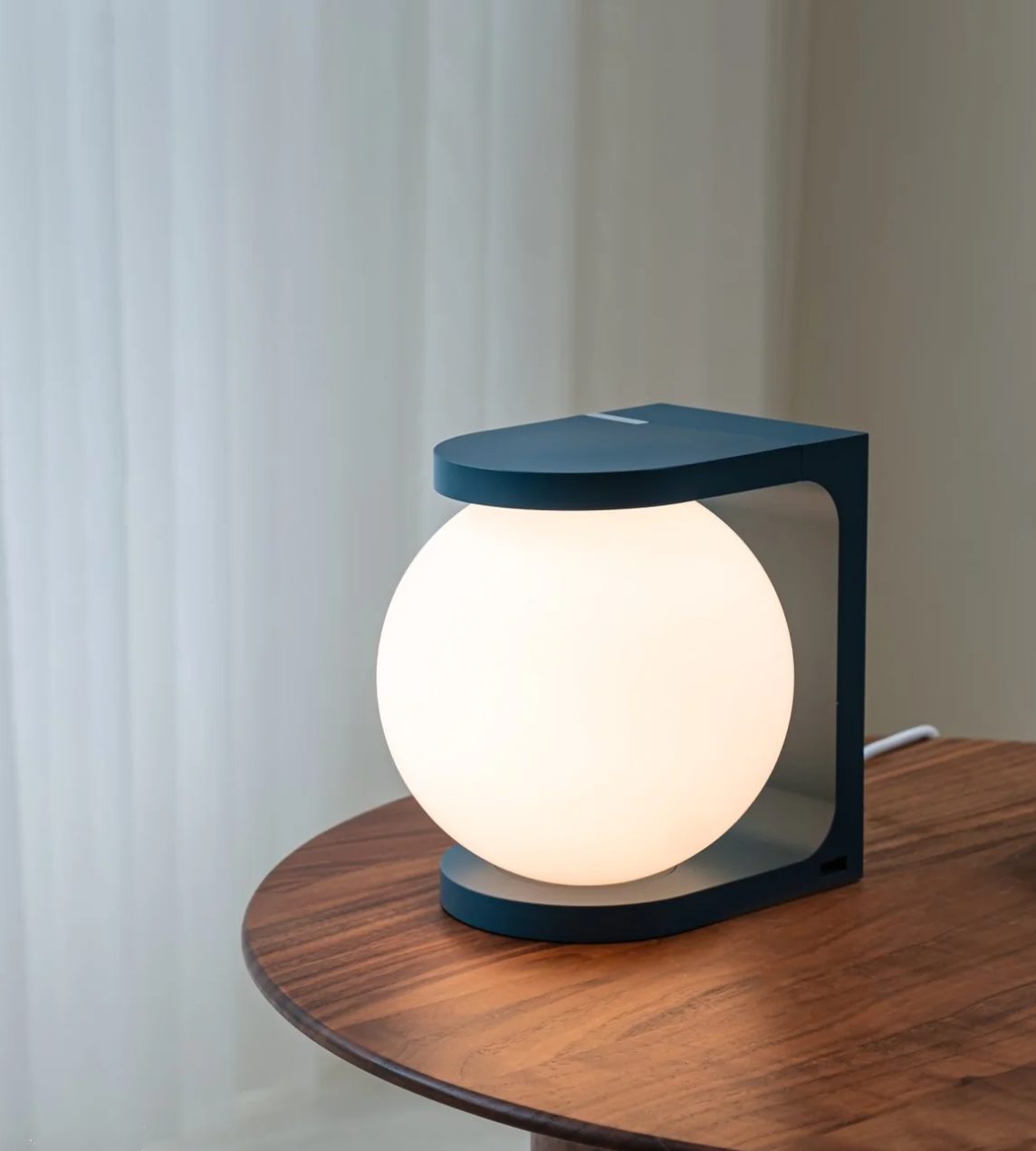 Fine Lumens Plat Lamp & Wireless Charger
