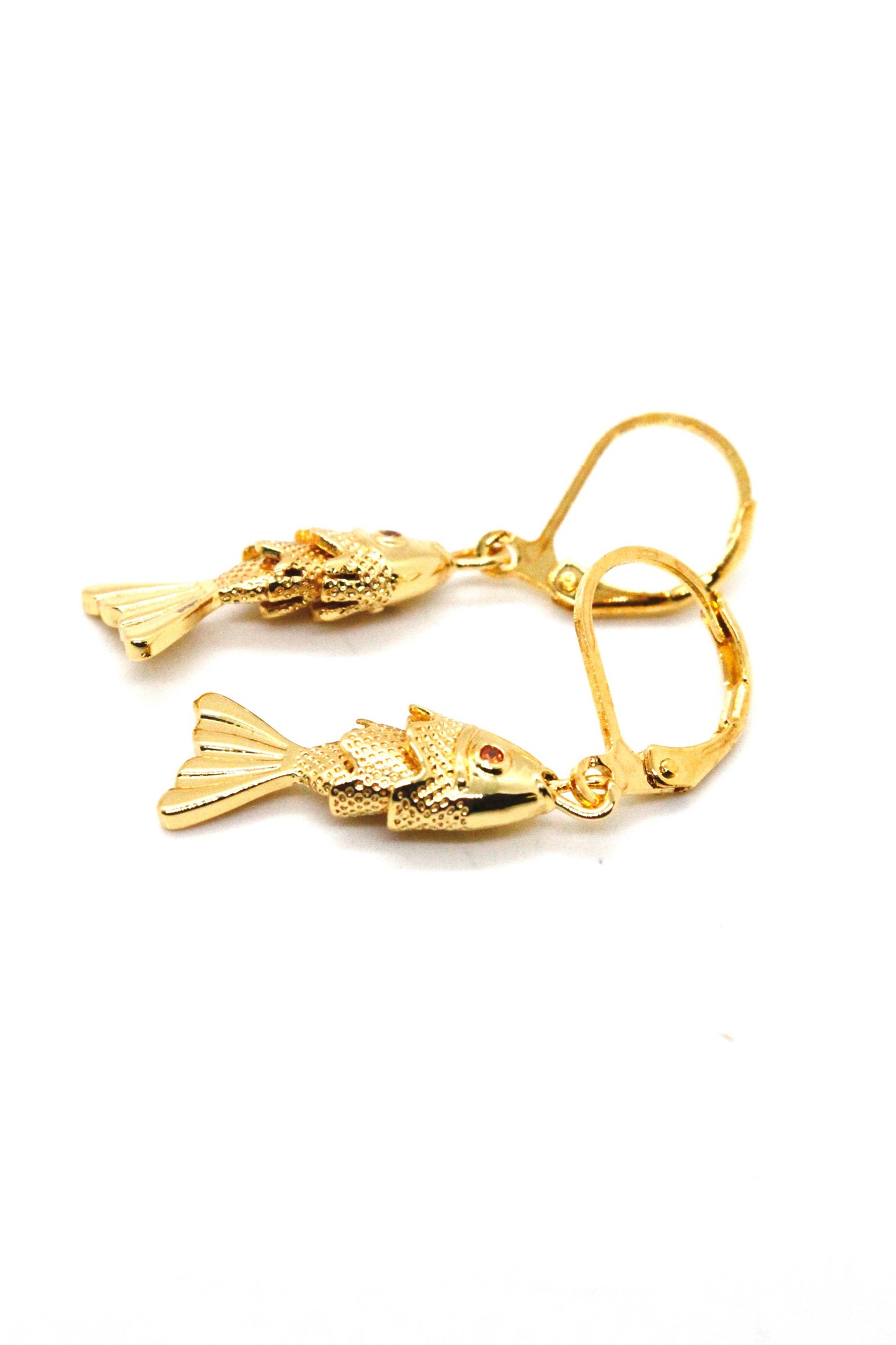 LIZOU Small Articulated Gold Fish Earrings