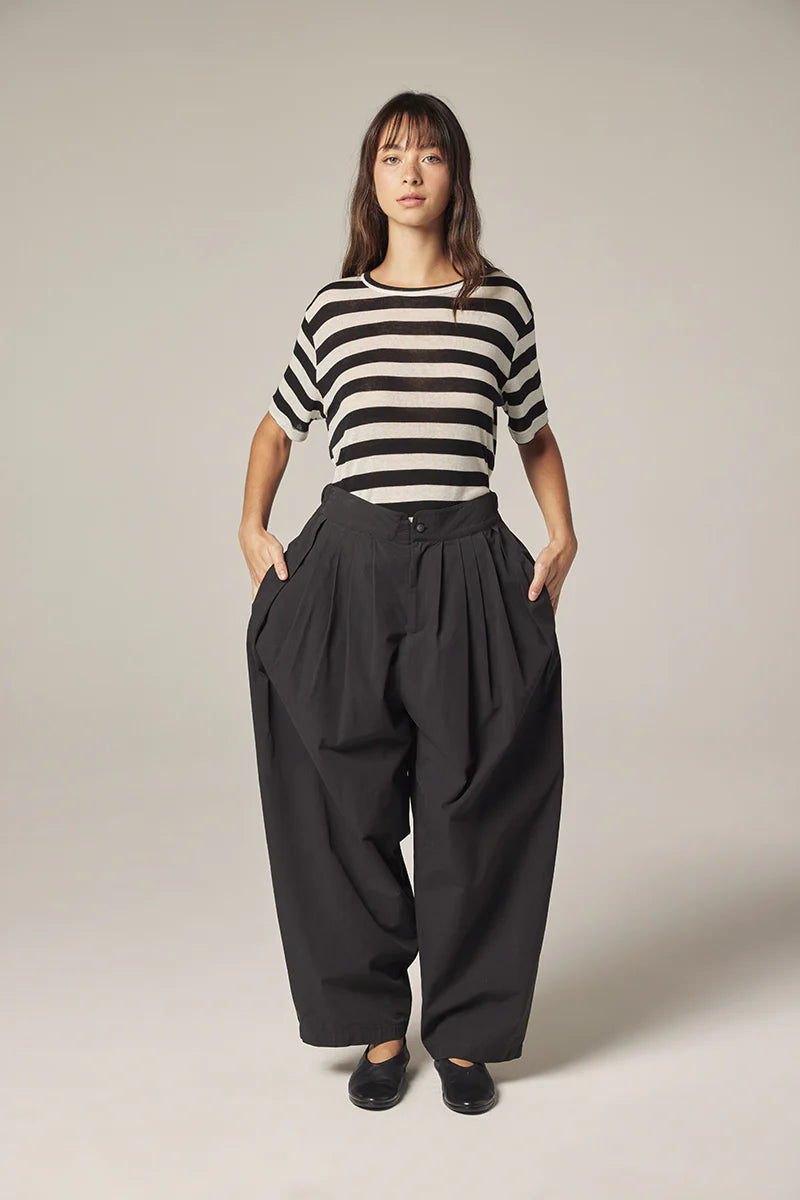 Amente Black Elastic Pleated Pants