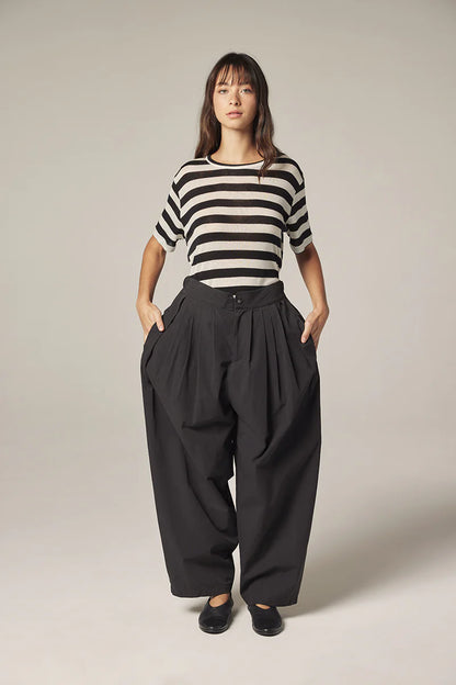 Amente Black Elastic Pleated Pants