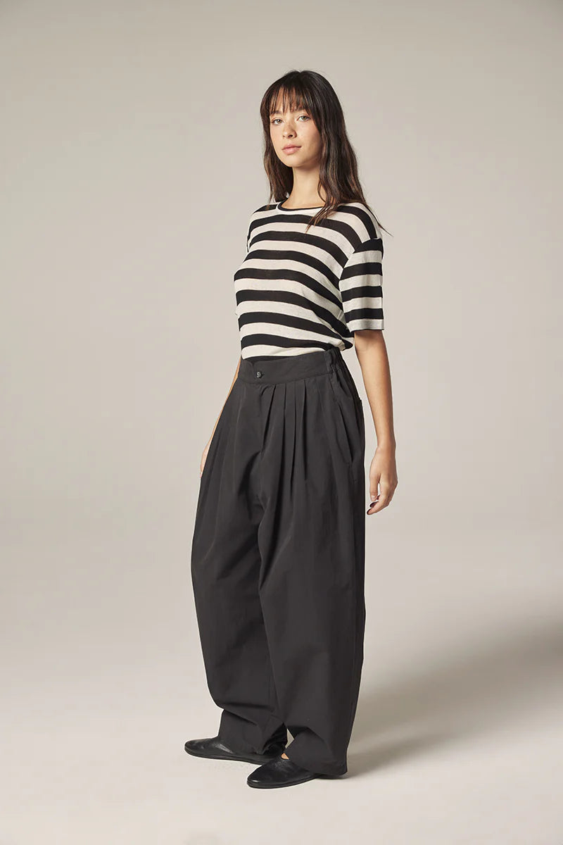 Amente Black Elastic Pleated Pants
