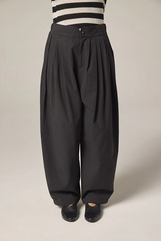Amente Black Elastic Pleated Pants