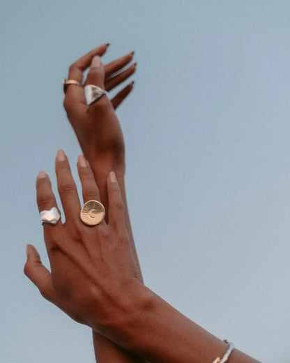 Dea Dia Eros Signet Ring