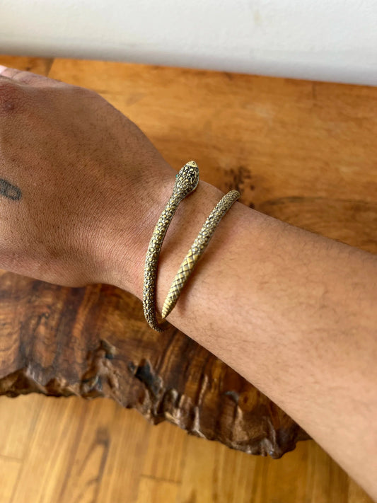 Alkemie Jewelry Textured Serpent Bangle